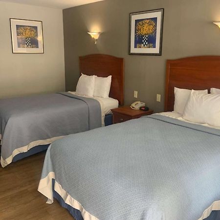 Days Inn By Wyndham Elmsford Exteriör bild