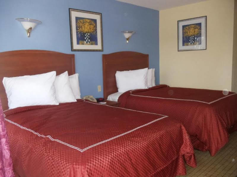 Days Inn By Wyndham Elmsford Exteriör bild