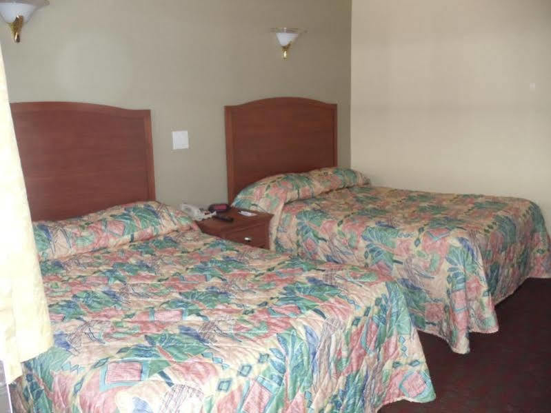 Days Inn By Wyndham Elmsford Exteriör bild