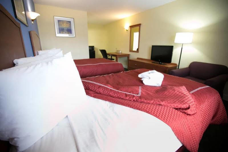 Days Inn By Wyndham Elmsford Exteriör bild